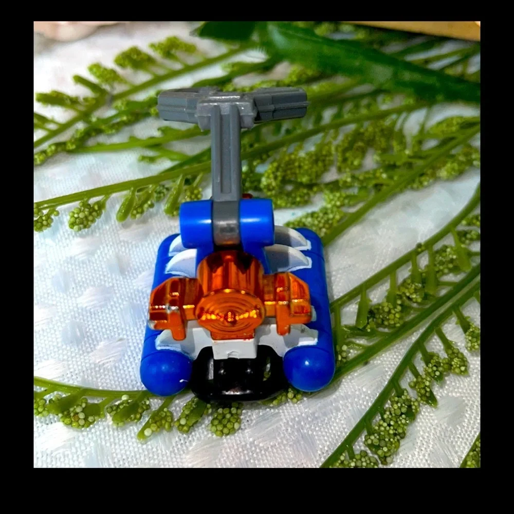 Here's a Vintage 1996 Galoob LGT Micro Machines Space Hovercraft With Grip Arm
